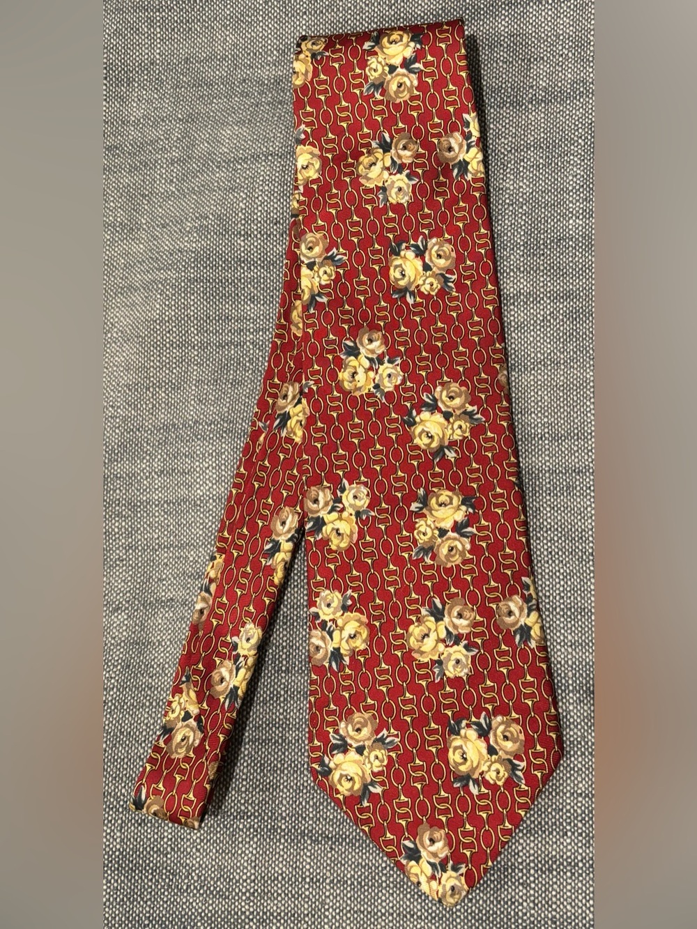 Vintage 80s/90s Paolo Gucci 100% Silk Tie floral red gold chain link equestrian
